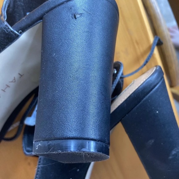 Tahari Retro heels - Picture 8 of 8